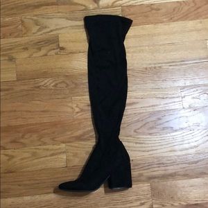 Super flirty velvet boots